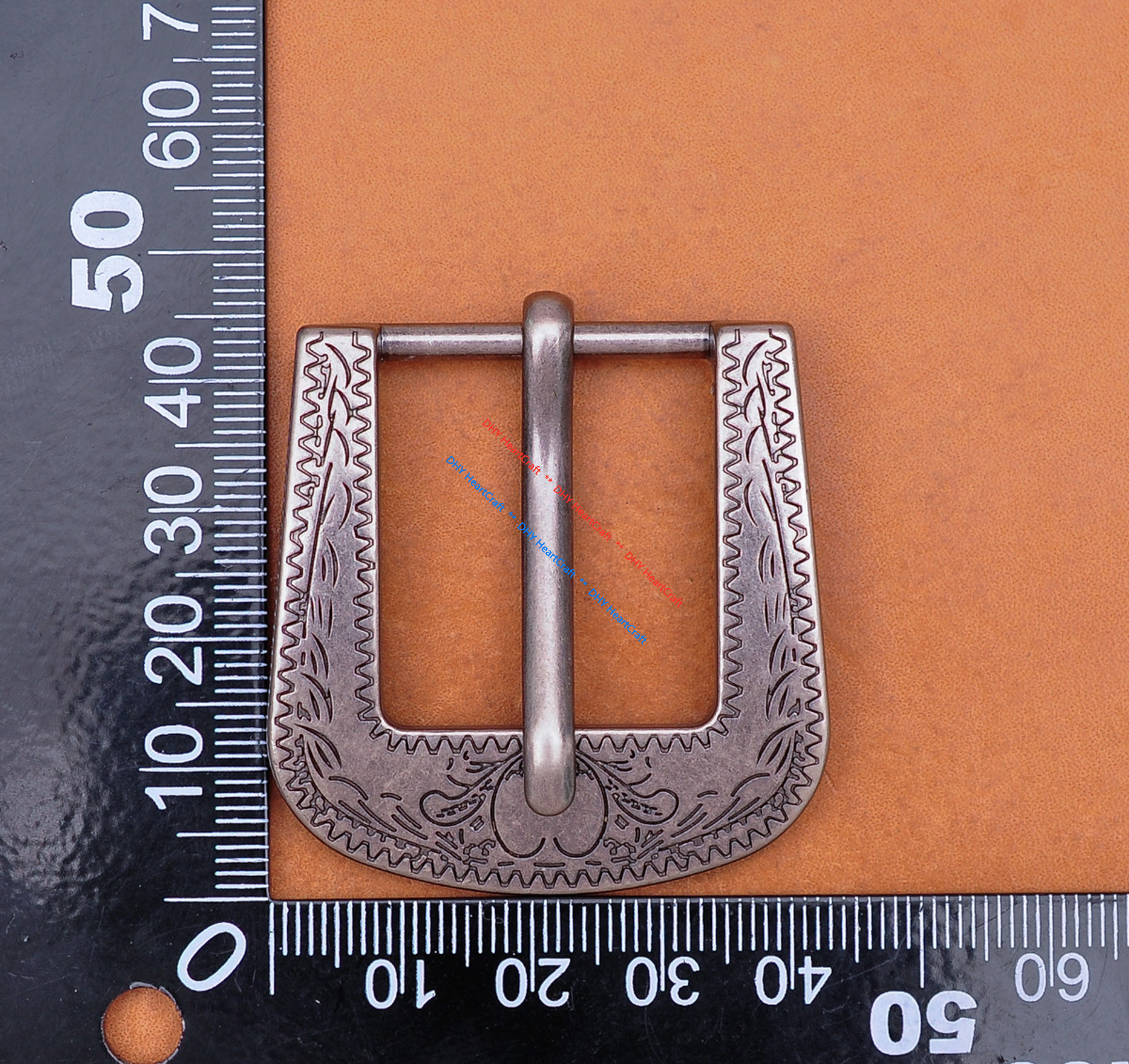 Men Retro Flower Carved Antique Western Cowboy Metal Buckle fits Leather Belt 1&Prime;