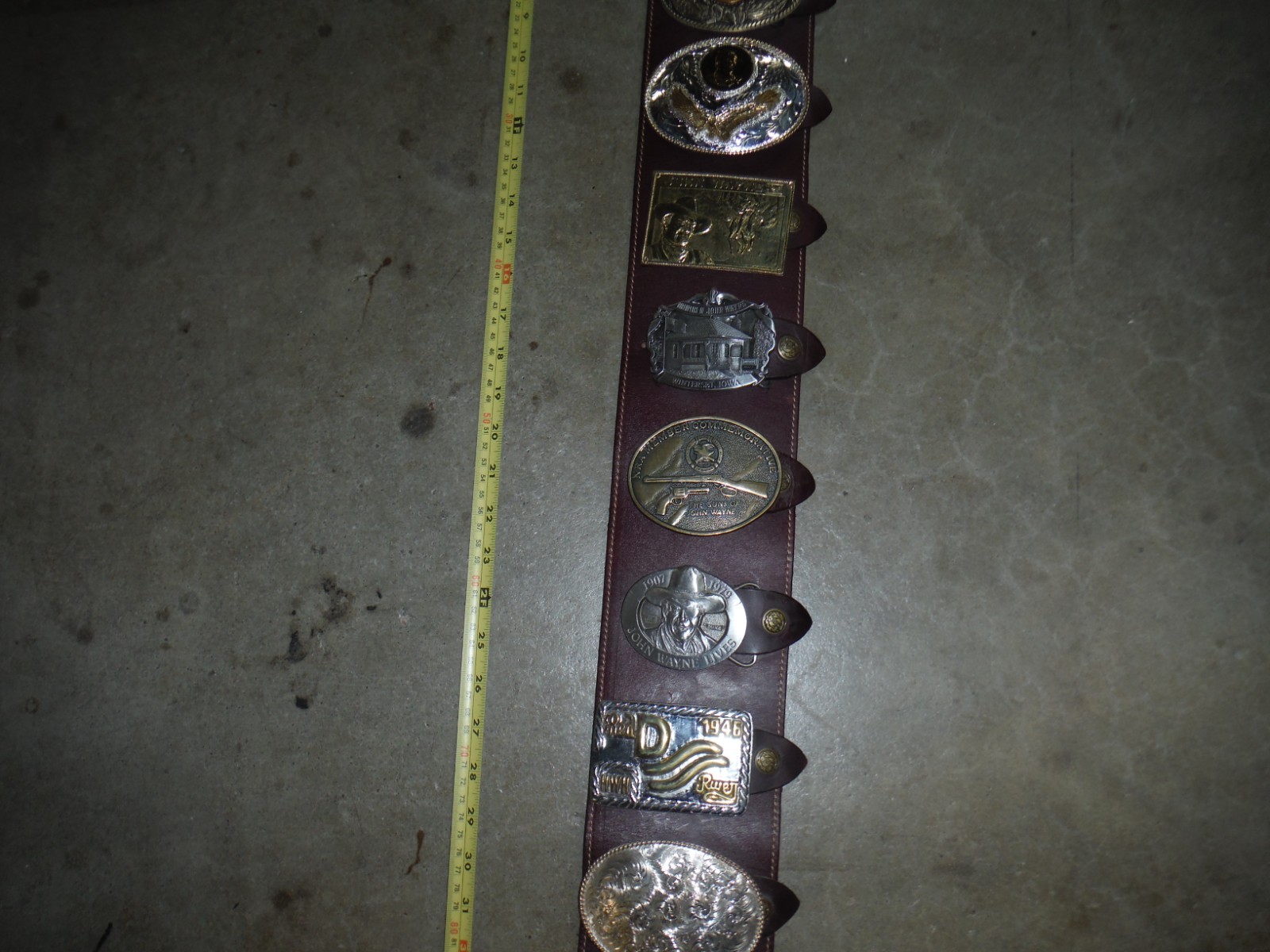 Custom Trophy Hanging LEATHER (10) Belt Buckle Holder Display John Wayne