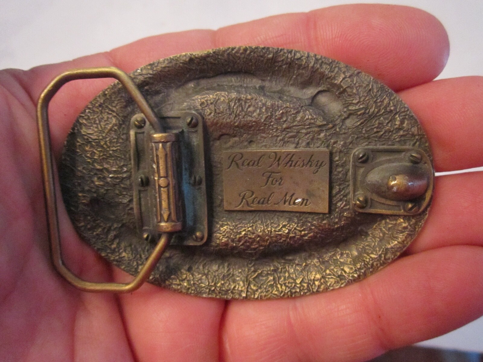LORD CALVERT CANADIAN WHISKY BELT BUCKLE – BOX GW 4