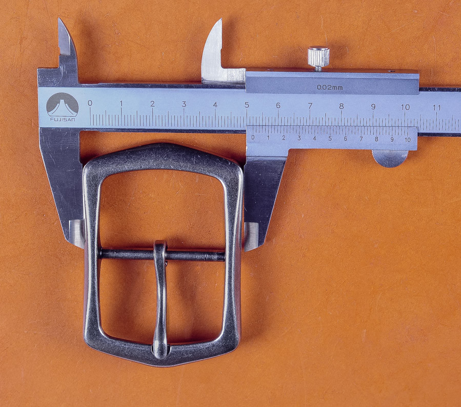 Heavy Duty Silver Finish Oblong Center Bar Belt Buckle Fits 1-1/2&Prime; Leather Belts