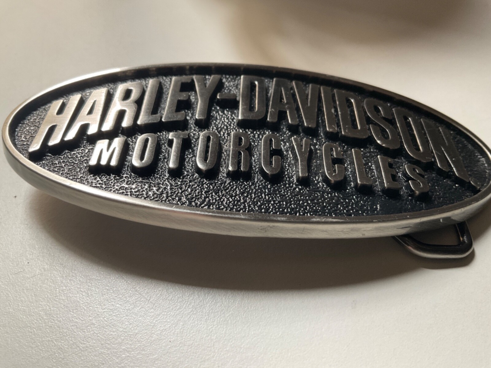 Harley-Davidson men&rsquo;s classic belt buckle.#97880-08VM.Brushed nickel w/ black.
