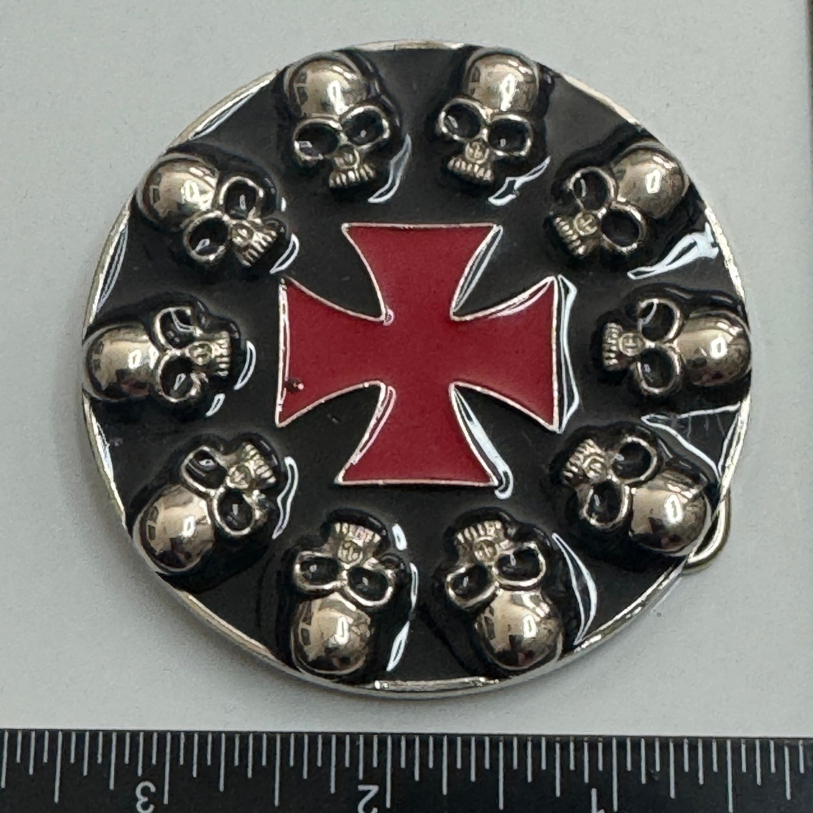 Round Skull Knights Templar Cross Belt Buckle Silver Tone Black Red Metal