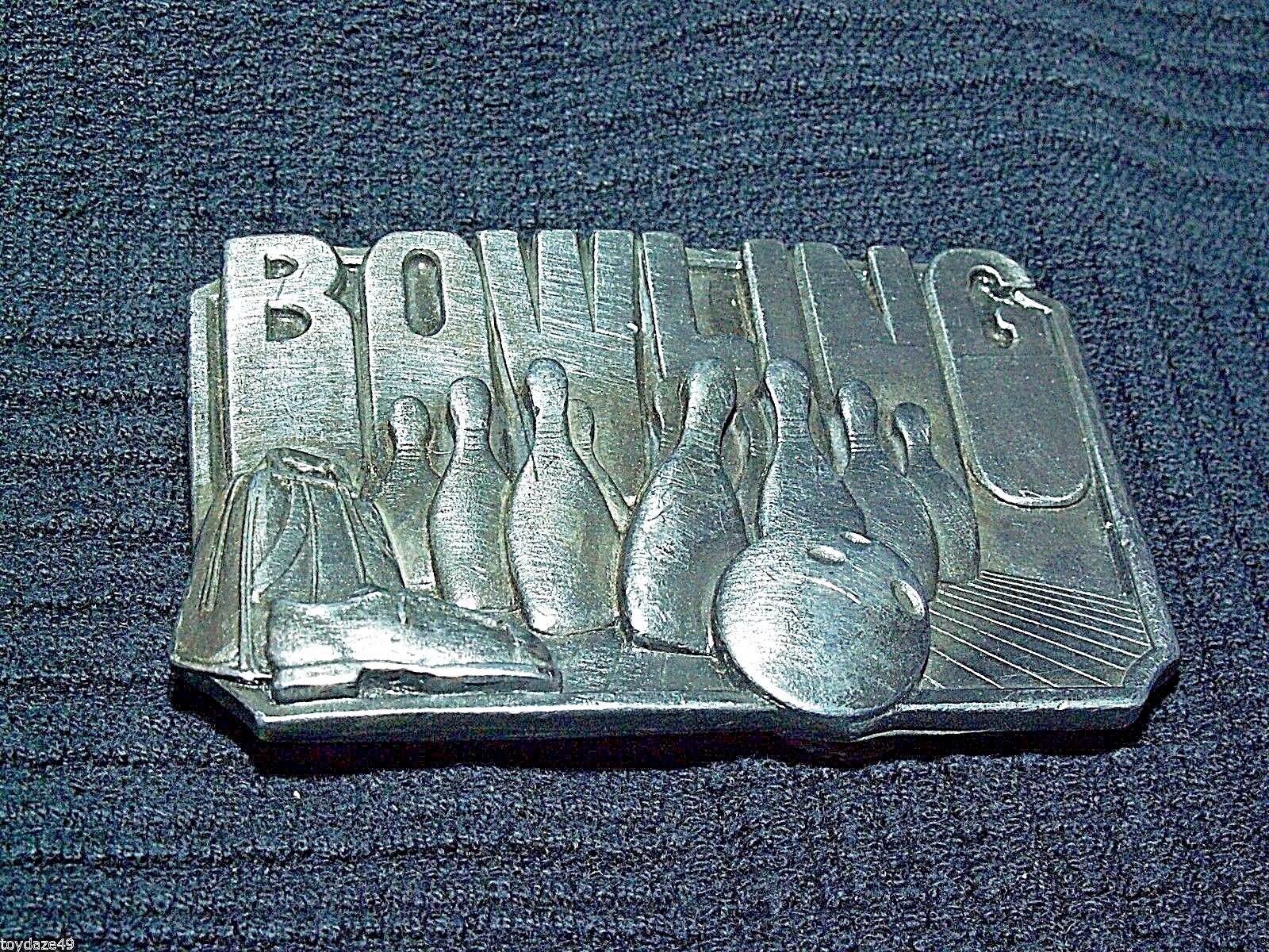 BOWLING BELT BUCKLE SISKIYOU CO WILLIAMS OREGON 1985 PINS SHOES BALL METAL 0-30.
