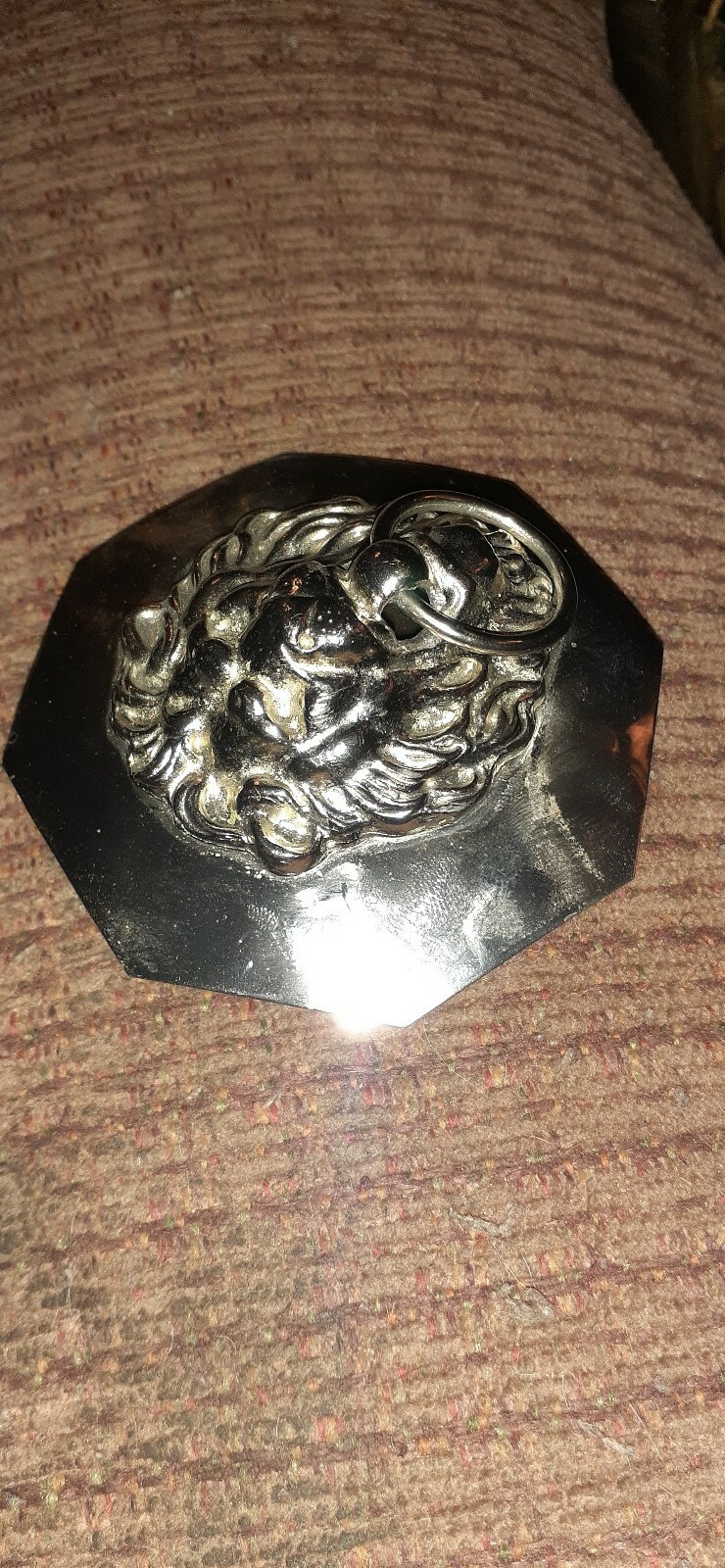 VINTAGE CHROME COLOR OLD SOLID LION&rsquo;S HEAD DOOR KNOCKER STYLE BUCKLE BELT