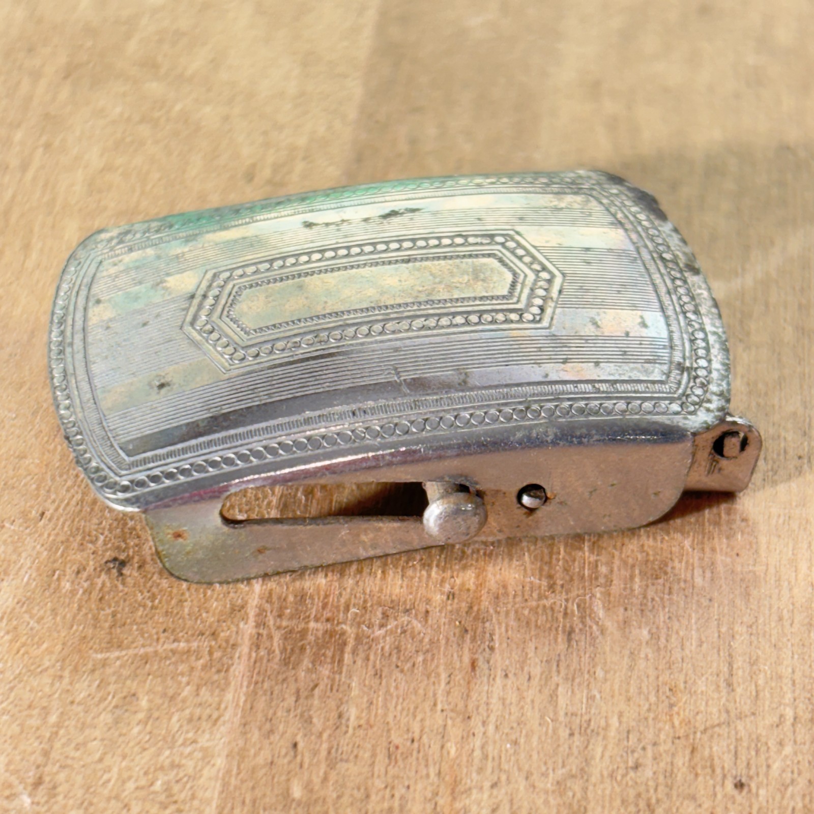Vtg Silver Tone Small Belt Buckle w Etched Pattern, Unmarked, 1.75&Prime;w