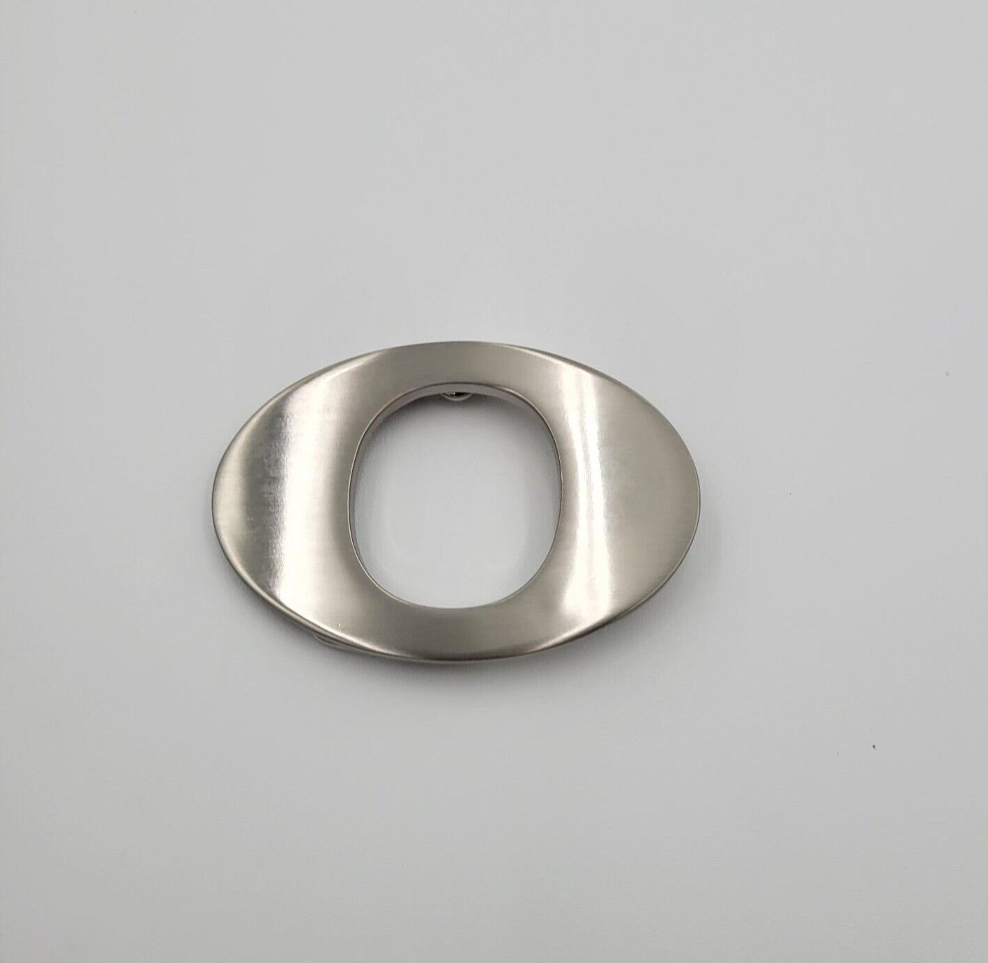 O Initial Brushed Chrome Belt Buckle 3&Prime; x 2&Prime; Up To 1 1/4&Prime; Belt