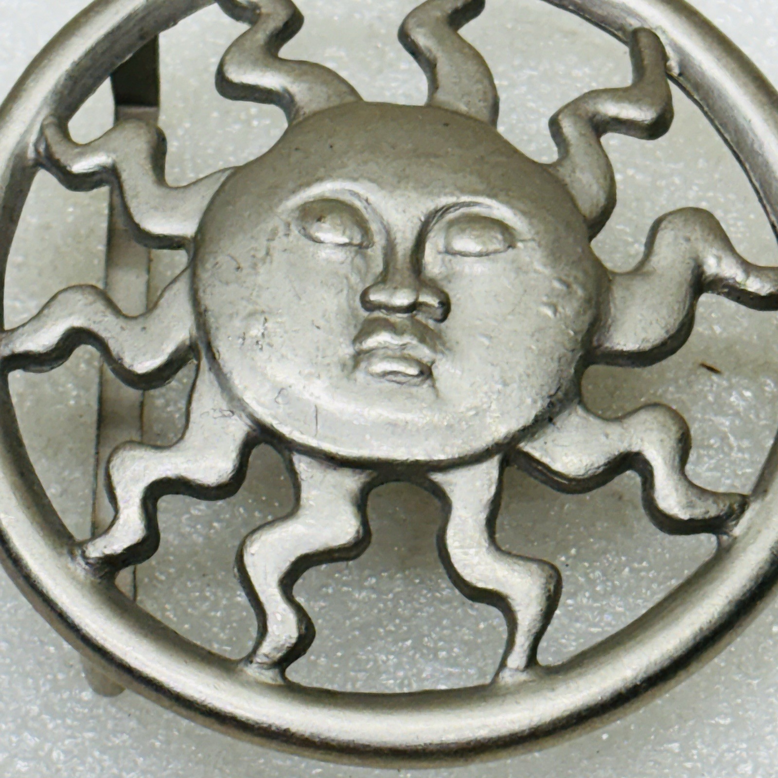 Silver Tone Metal Vintage-Style Sun Face Wavy Rays 2.5&Prime; Round Belt Buckle • VG‼