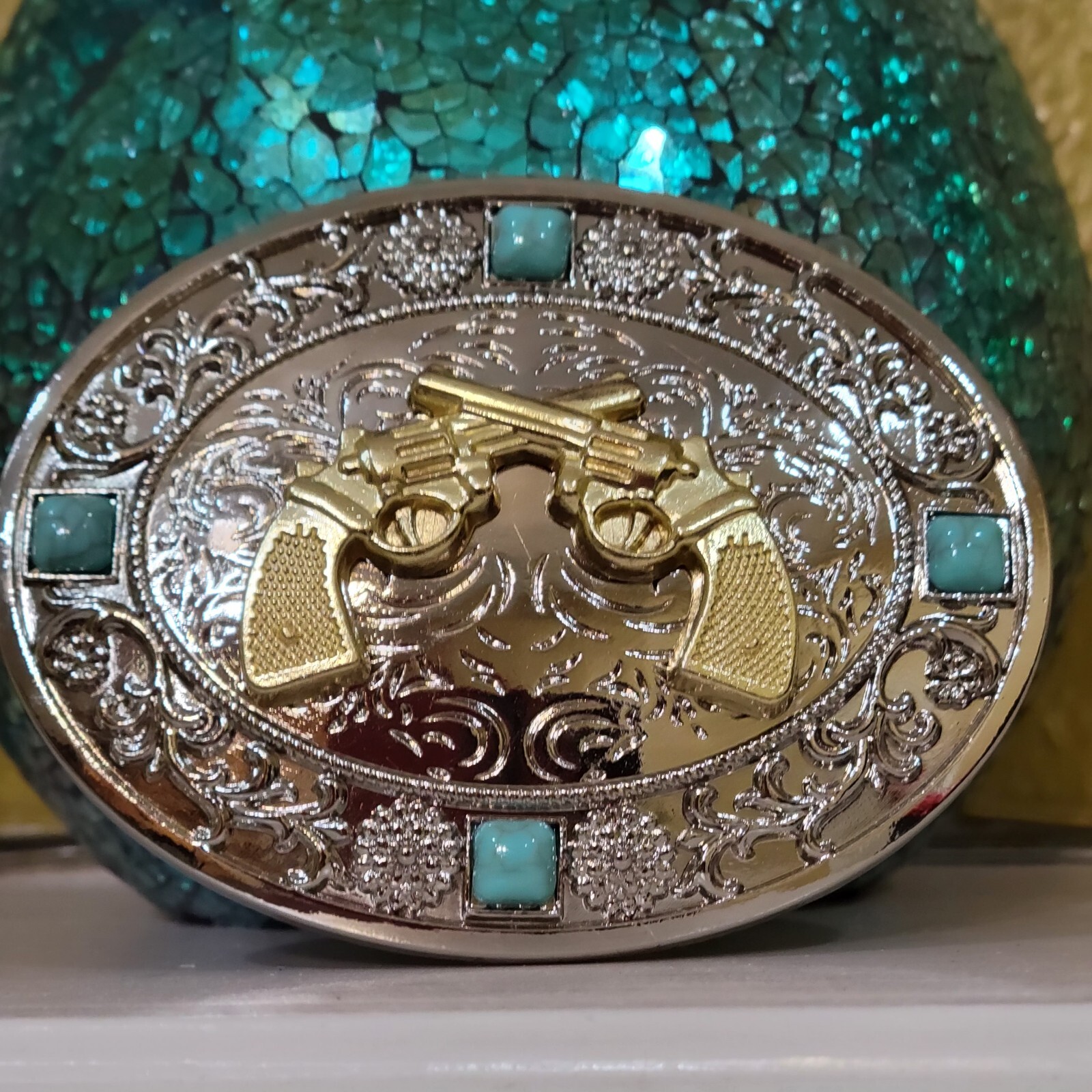 Crossed guns Western belt Buckle oval Gold Silver Heavy blue stone accents
