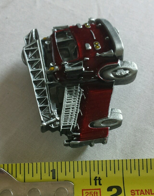 RED FIRE LADDER TRUCK SHAPED CUTOUT BELT BUCKLE BERGAMOT BRASS WORKS USA 1978