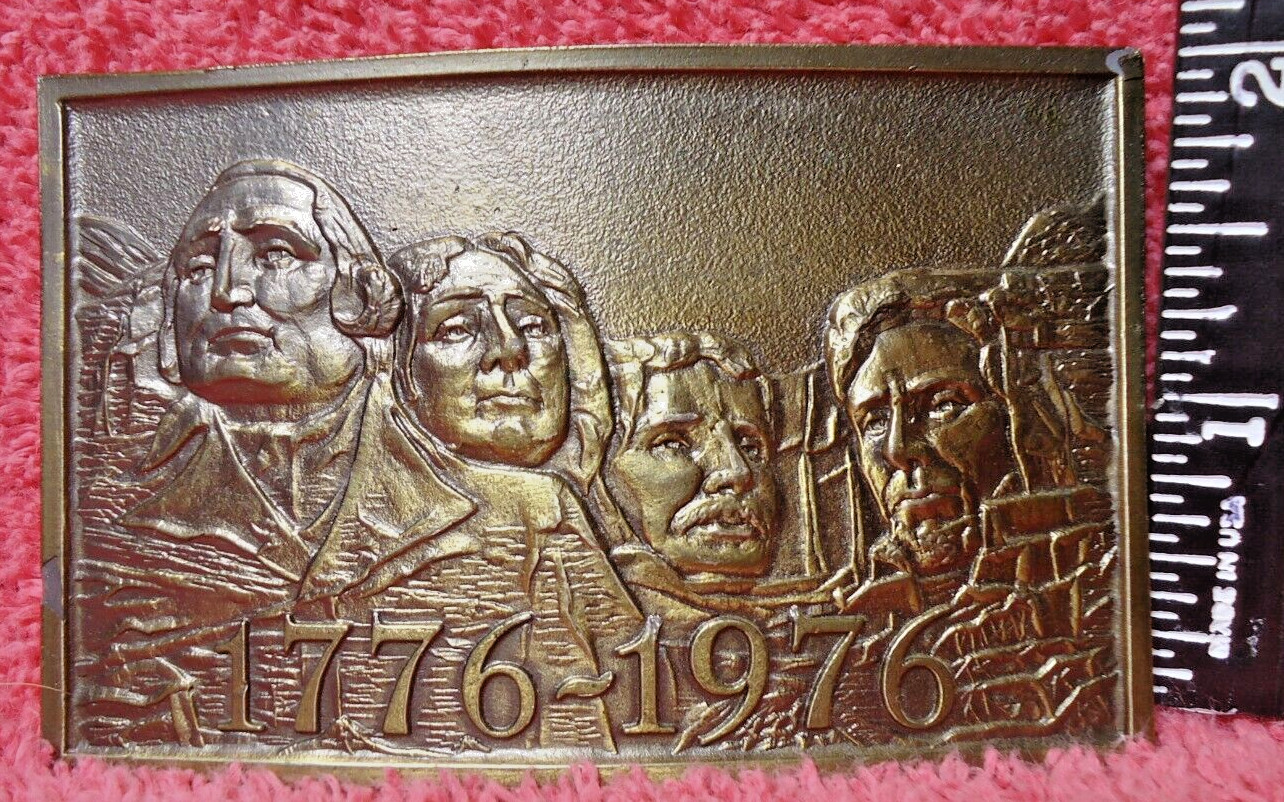 Bicentennial Belt Buckle Mount Rushmore 1776-1976 Lewis Buckle Co Chicago 1975