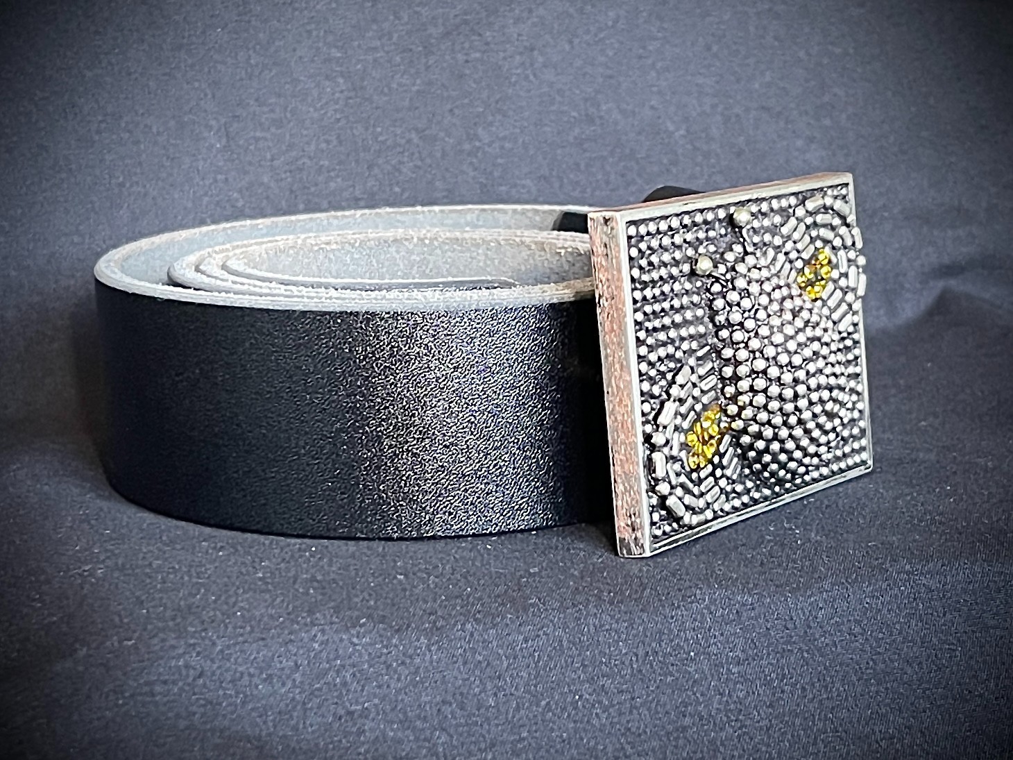 Art Belt Buckle Bee Crystal Beaded Mosaic OOAK 2007-2009 Darren McNeese