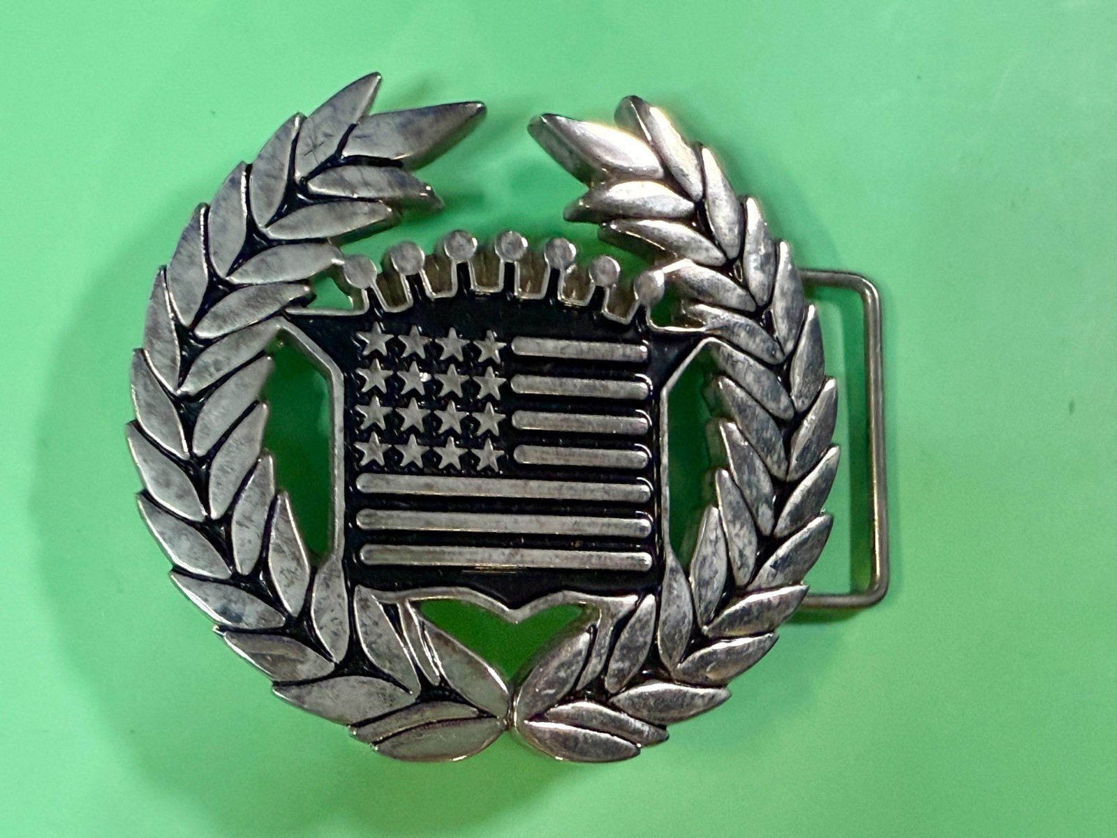 Cadillac Crown Logo Emblem Flag Silver Color Famous Stars & Straps Belt Buckle
