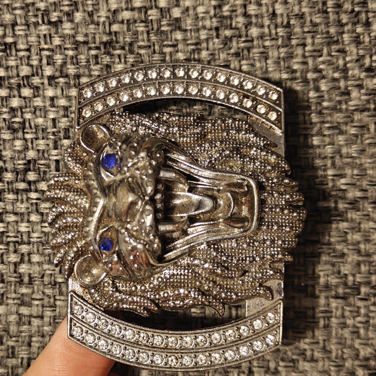 Lion Head Belt Buckle Rhinestone Blue Eyes Silver Tone Bling Western Biker Style