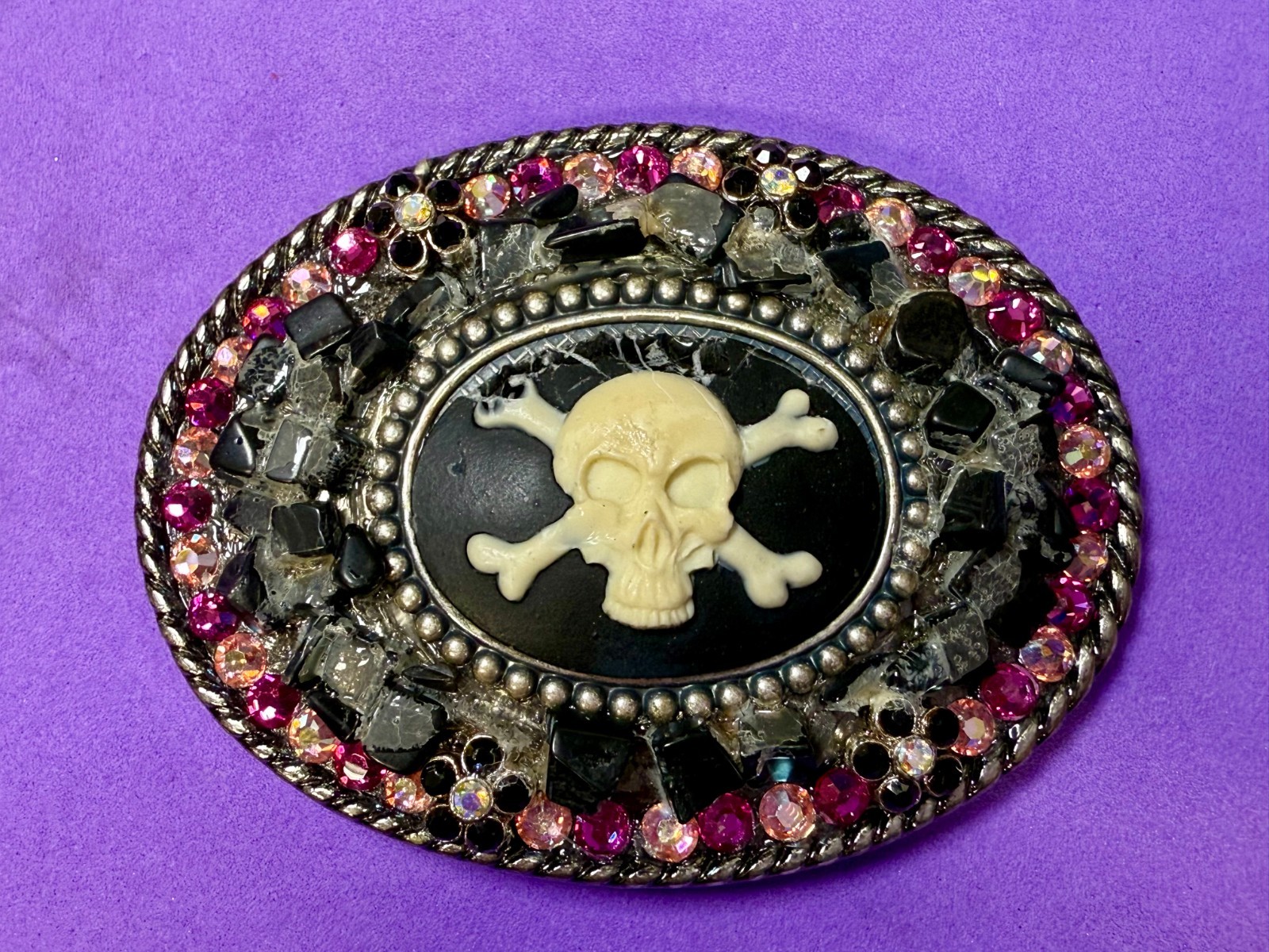 Skull Crossbones White Enamel Rhinestone Halloween Gothic Punk Vibe Belt Buckle