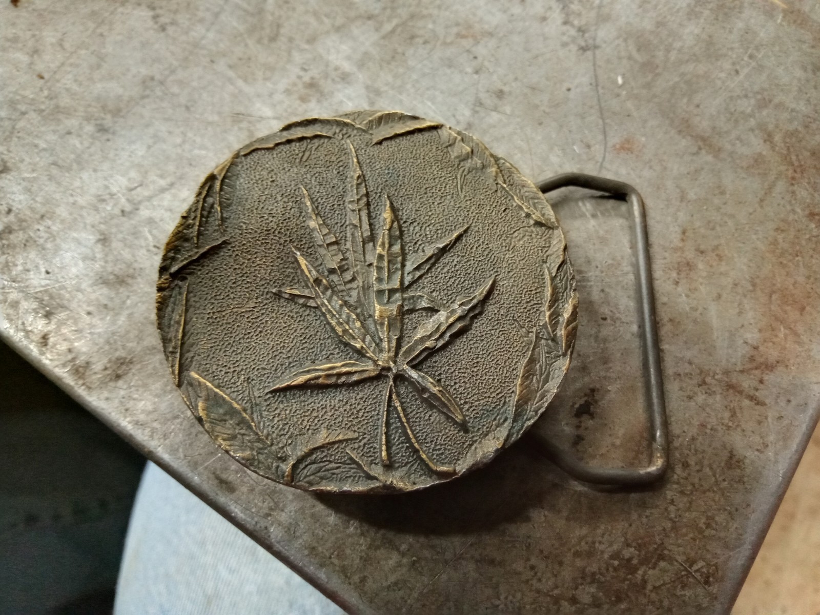 3 1/4 Inch Round Marijuana Belt Buckle