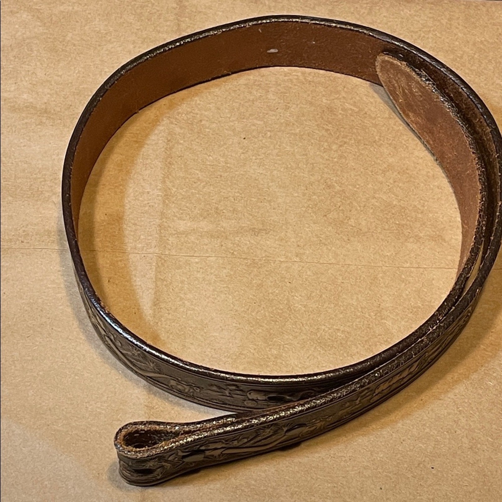Tex Tan vintage USA made brown Leather Western Tooled buckle belt. 26
