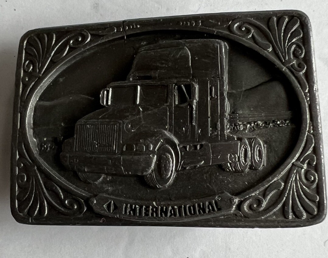 INTERNATIONAL TRANSPORTATION Trucking TRUCK 1991 Vintage belt buckle USA Tonkin