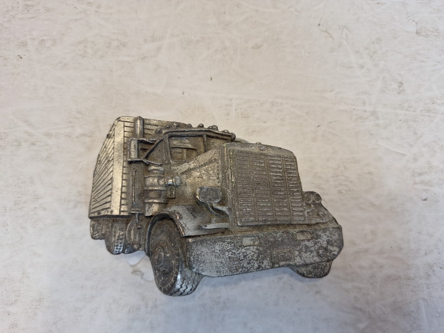 Vintage 1977 Cutout Bergamot Semi Trailer Belt Buckle Truck Driver Rig USA Y-38