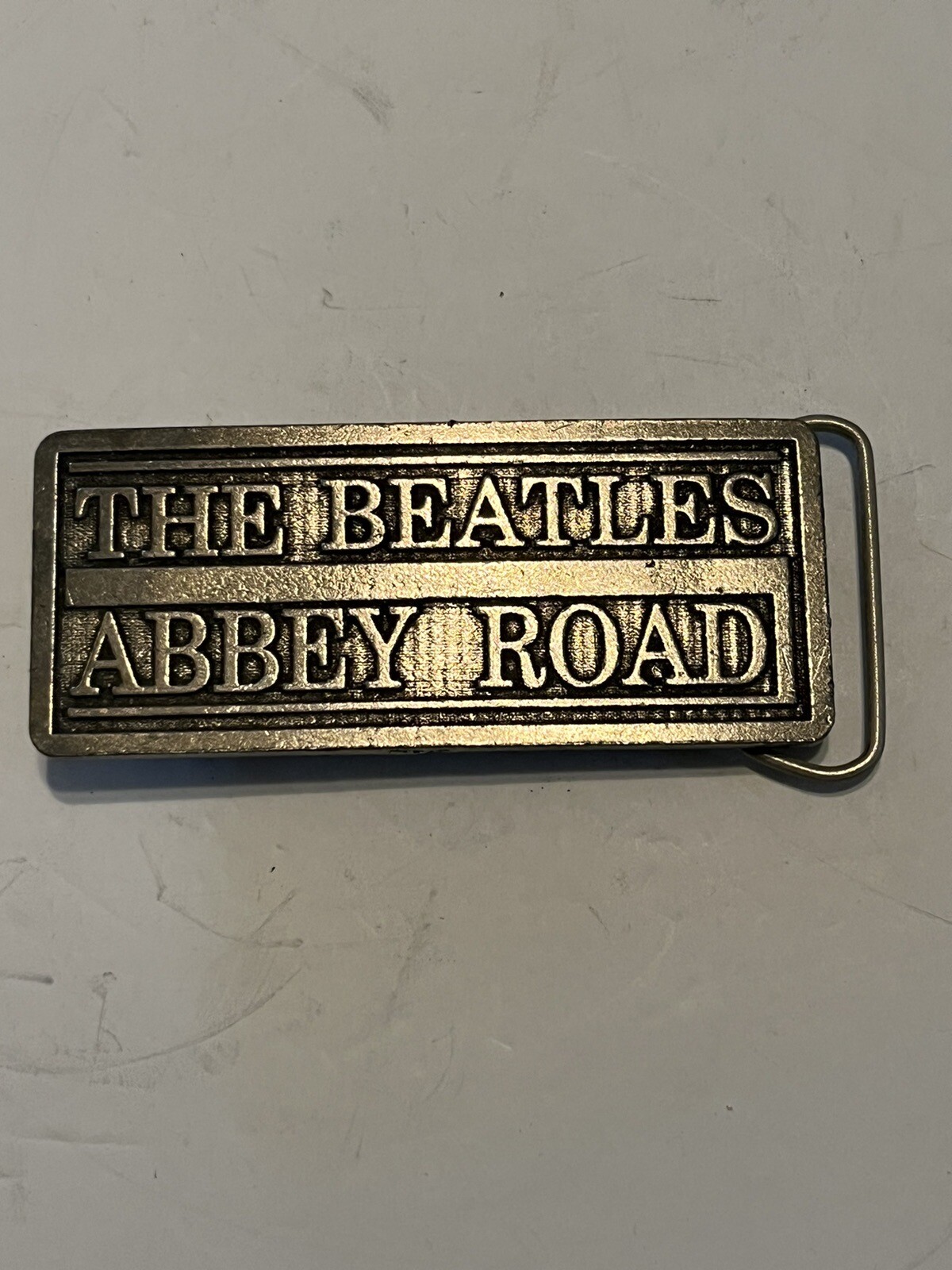 N.O.S. 2007 VINTAGE”THE BEATLES” ABBEY ROAD BELT BUCKLE/APPLE Corps Ltd 👀LQQK👀