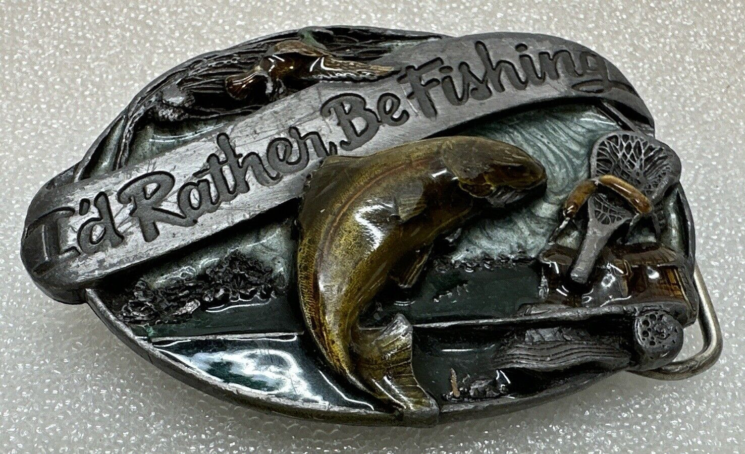 1985 Siskiyou Buckle Co. I&rsquo;d Rather Be Fishing Belt Buckle USA M-30 Enameled