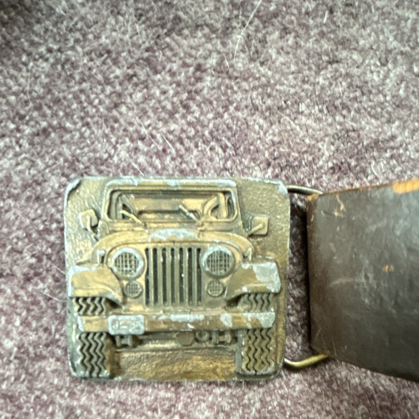 INDIAN MC. MFG. CO. 1878 Jeep Vehicle Gold Metal Belt Buckle Antique 1.5in
