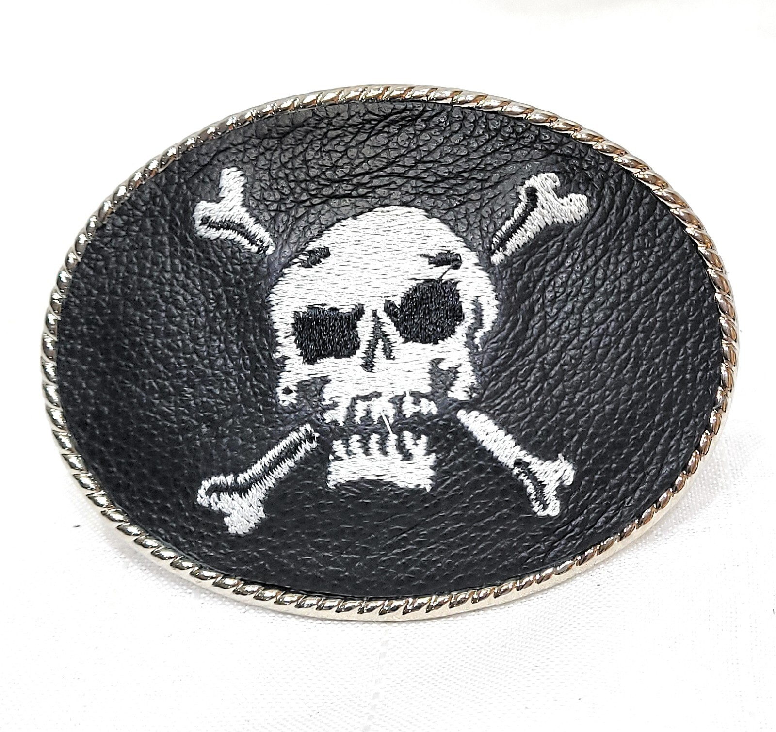 Mens LEATHER Belt Buckle Skull and Crossbones Biker Trucker 1.5&Prime; Made in USA NEW