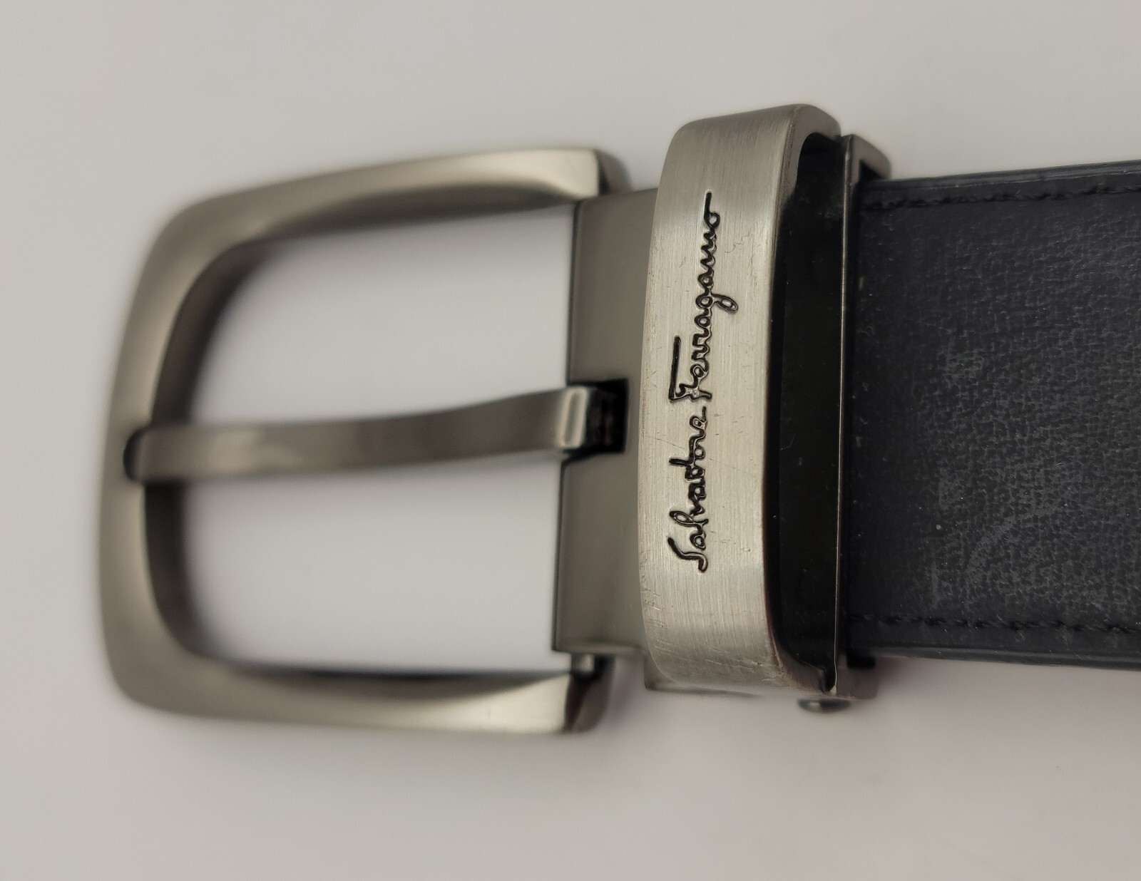 Authentic Salvatore Ferragamo 1” dress belt buckle