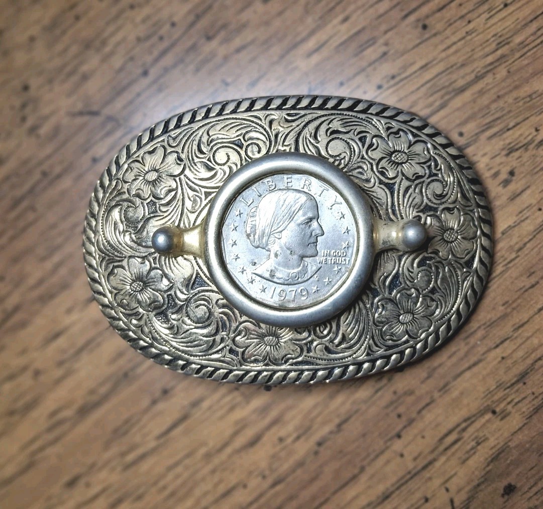 Vintage 1979 Susan B. Anthony Silver Dollar Belt Buckle 3&Prime;x2&Prime;