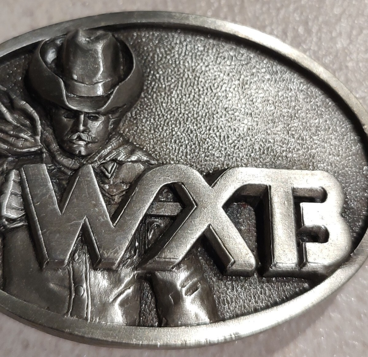(27)Vintage 1985 Idea Craft Limited Edition Silvertone Belt Buckle WXB 3&Prime;x2.2&Prime;