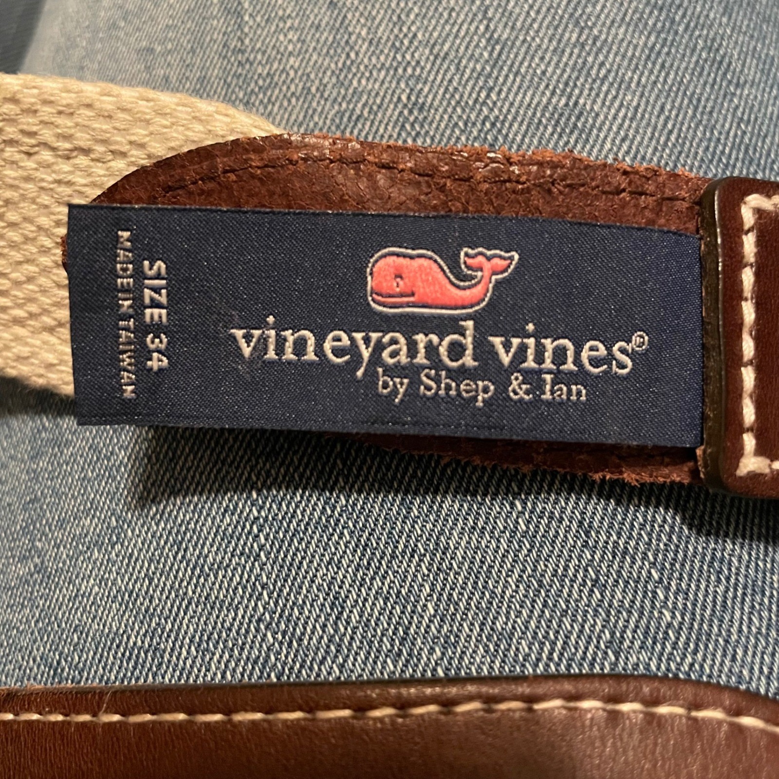 Vineyard Vines Shep & Ian 34 red fish print on silk cotton canvas brass buckle