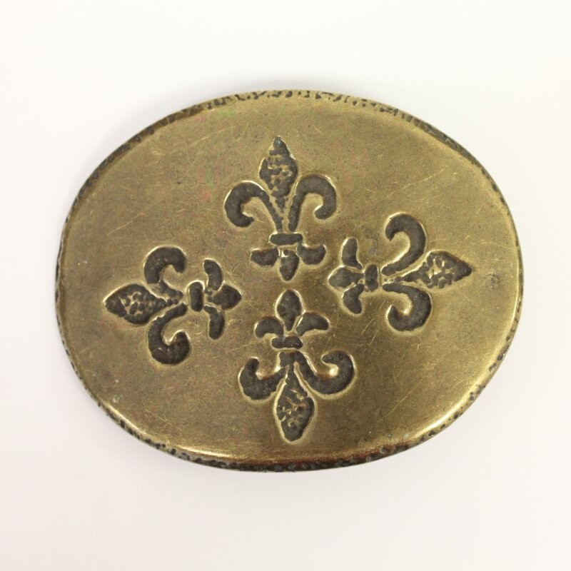Fleur de Lys Quartet Belt Buckle in Antique Brass – Decorative Metal Buckle