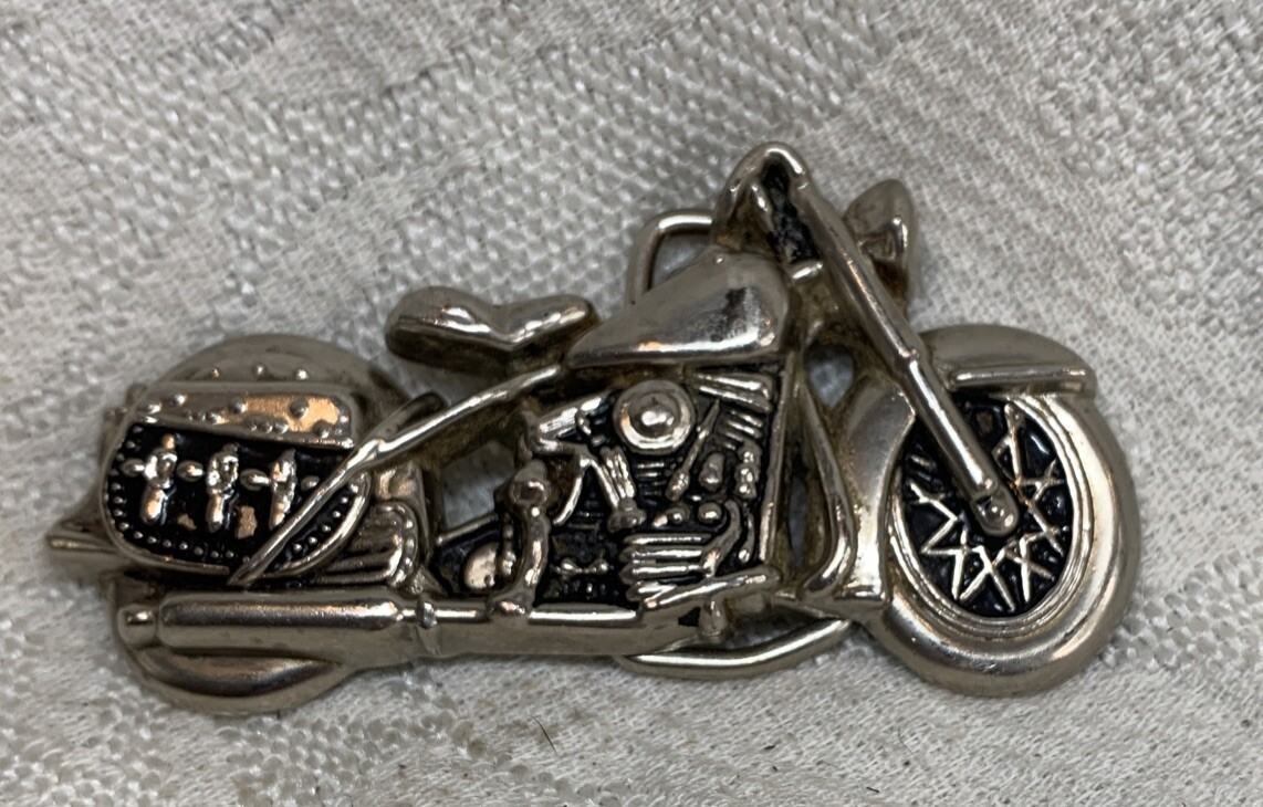 4&Prime; wide Figural Motorcycle W/ Saddle bag Silver color bikers belt buckle