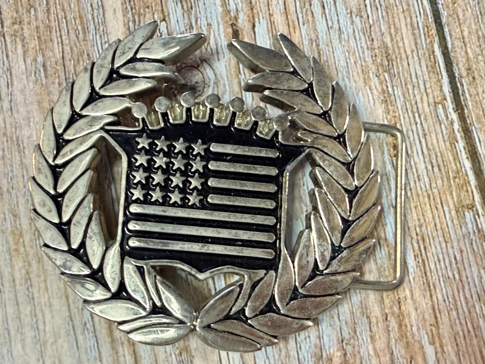 Cadillac Crown Logo Emblem Flag Silver Color Famous Stars & Straps Belt Buckle