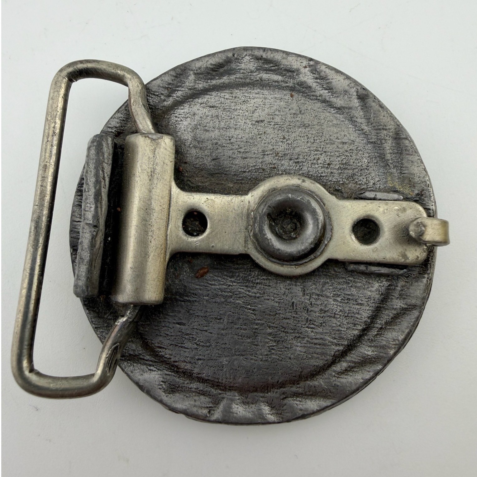 Vintage Hockey Belt Buckle Pewter/Silver Tone Vintage 3D Relief Sports Round