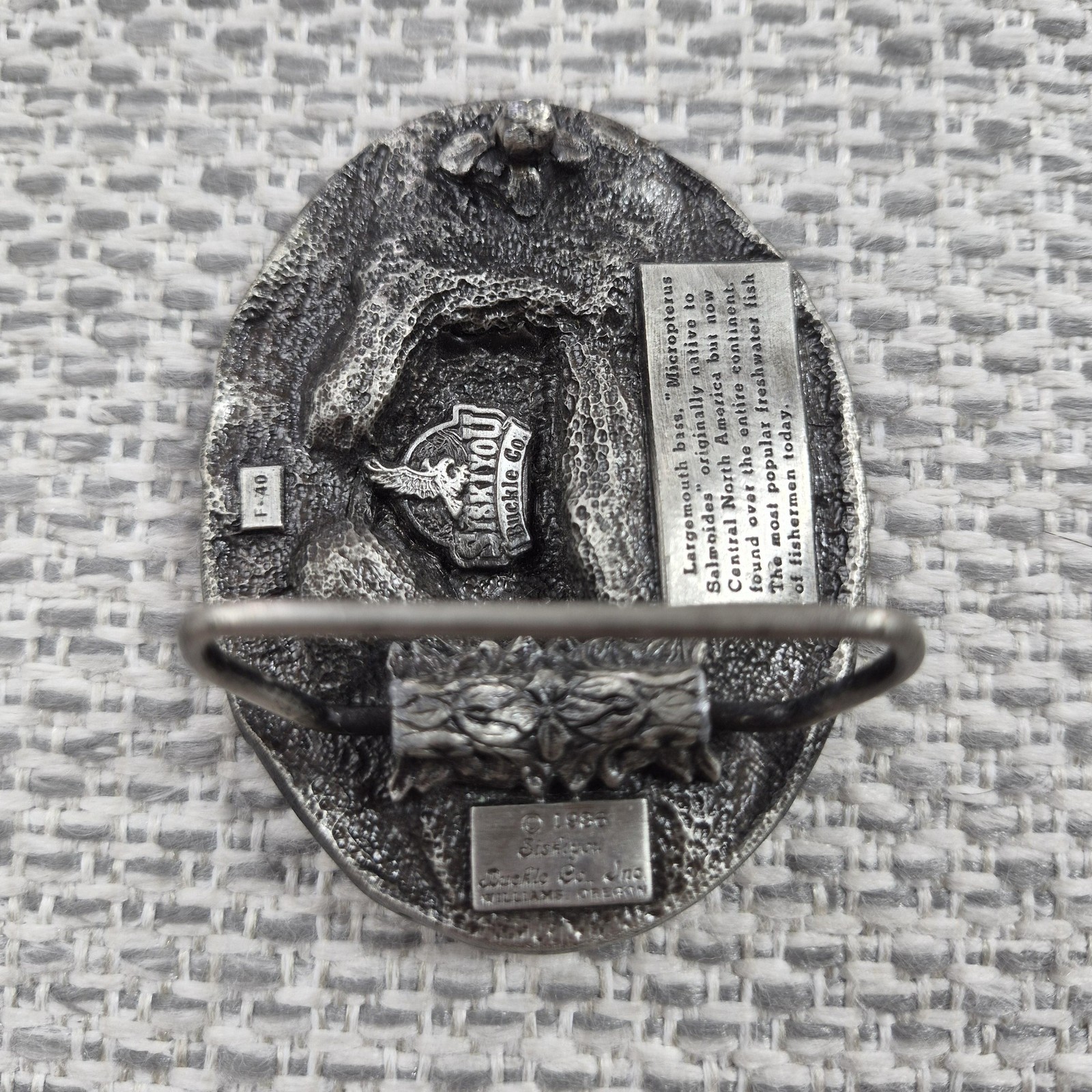 Vintage Siskiyou Belt Buckle Mens Pewter Bass Fishing 1986 Western Oval