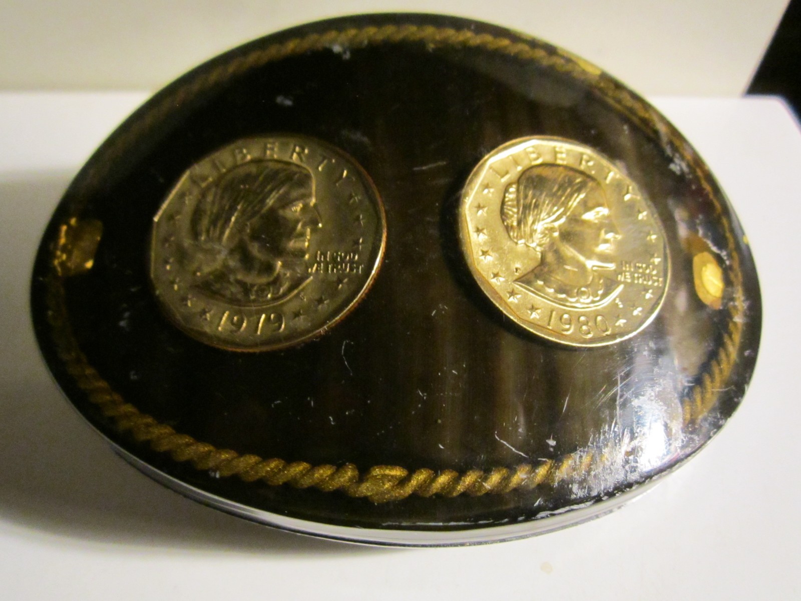 DOUBLE DOLLAR COIN BELT BUCKL 1979 AND 1980 LACQUER THICK BUCKLE – GW-26
