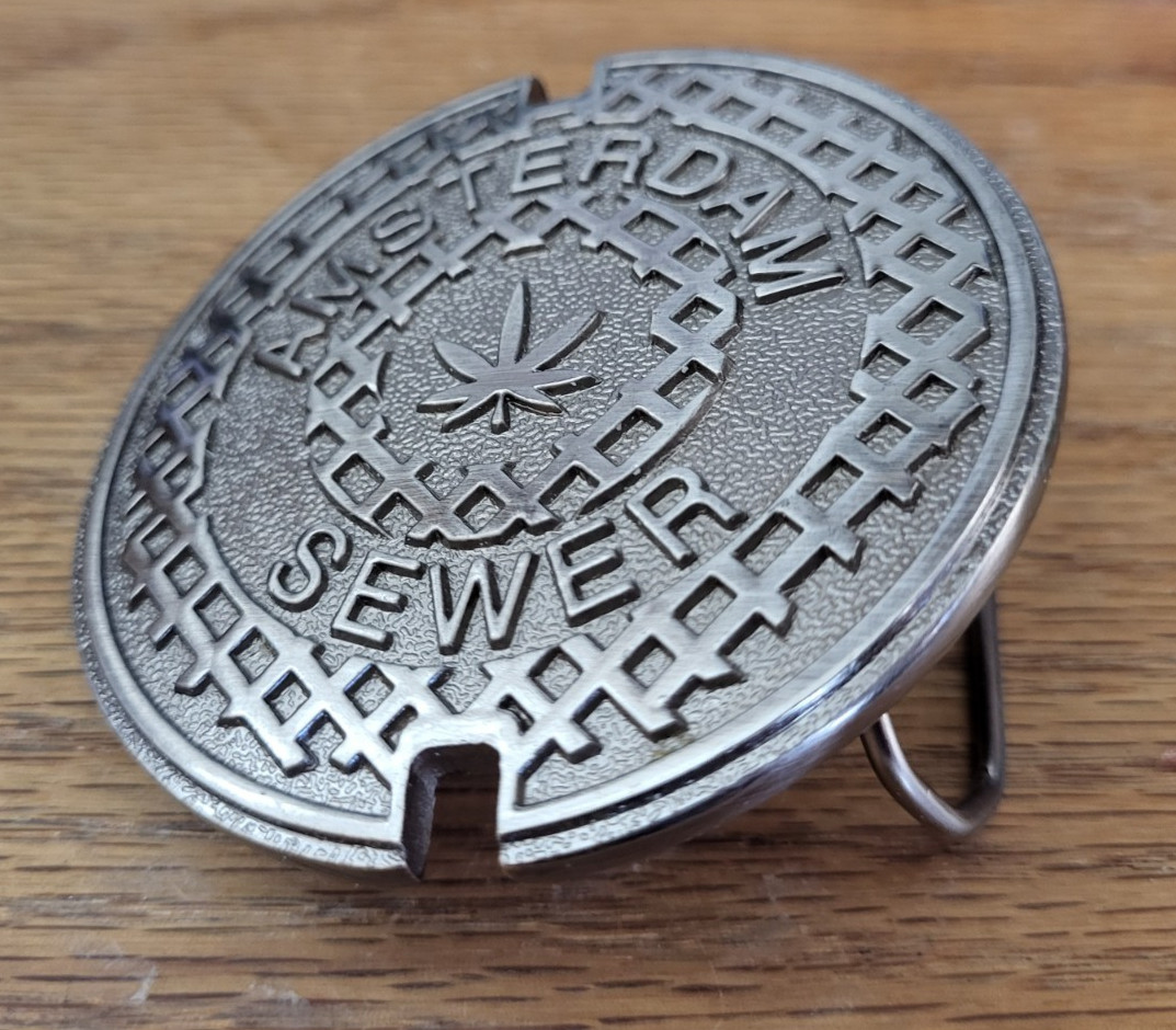 KALAN AMSTERDAM SEWER MANHOLE COVER PEWTER TONE BELT BUCKLE POT LEAF 3&Prime;