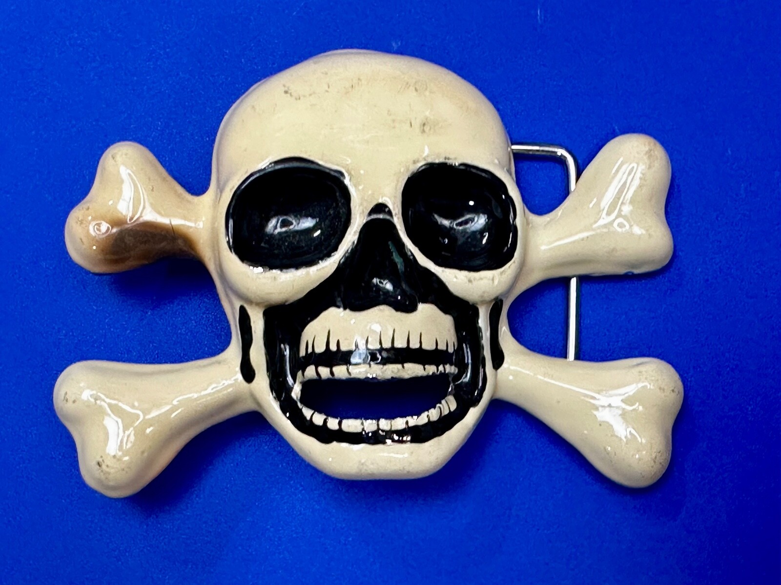 Skull And Crossbones – Silver & Black Enameled Cutout Belt Buckle By Fl&R