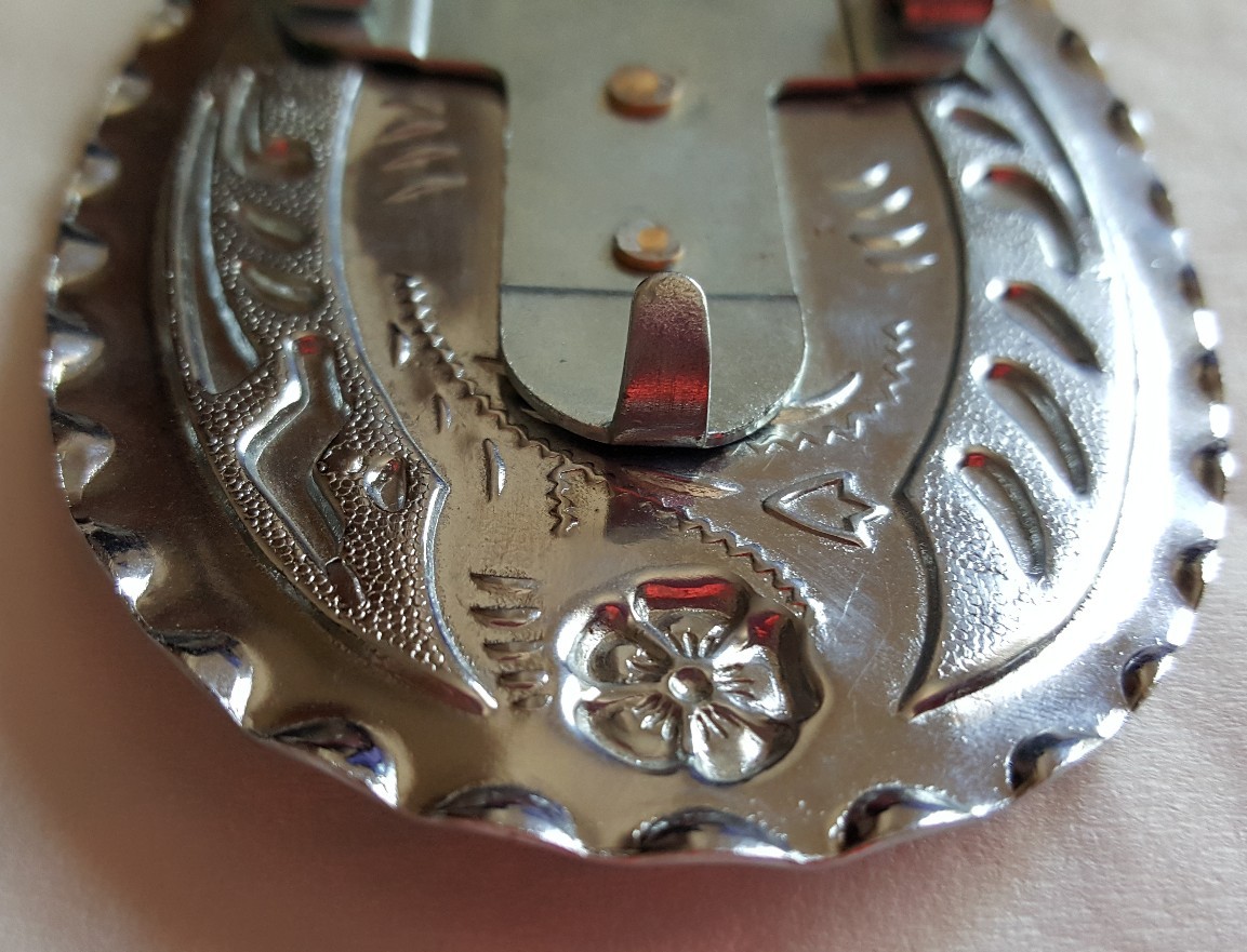 Horse Equestrian Silver Gold Tone Belt Buckle Appx 4&Prime; x 2.75&Prime; Fits 1.5&Prime; Belt