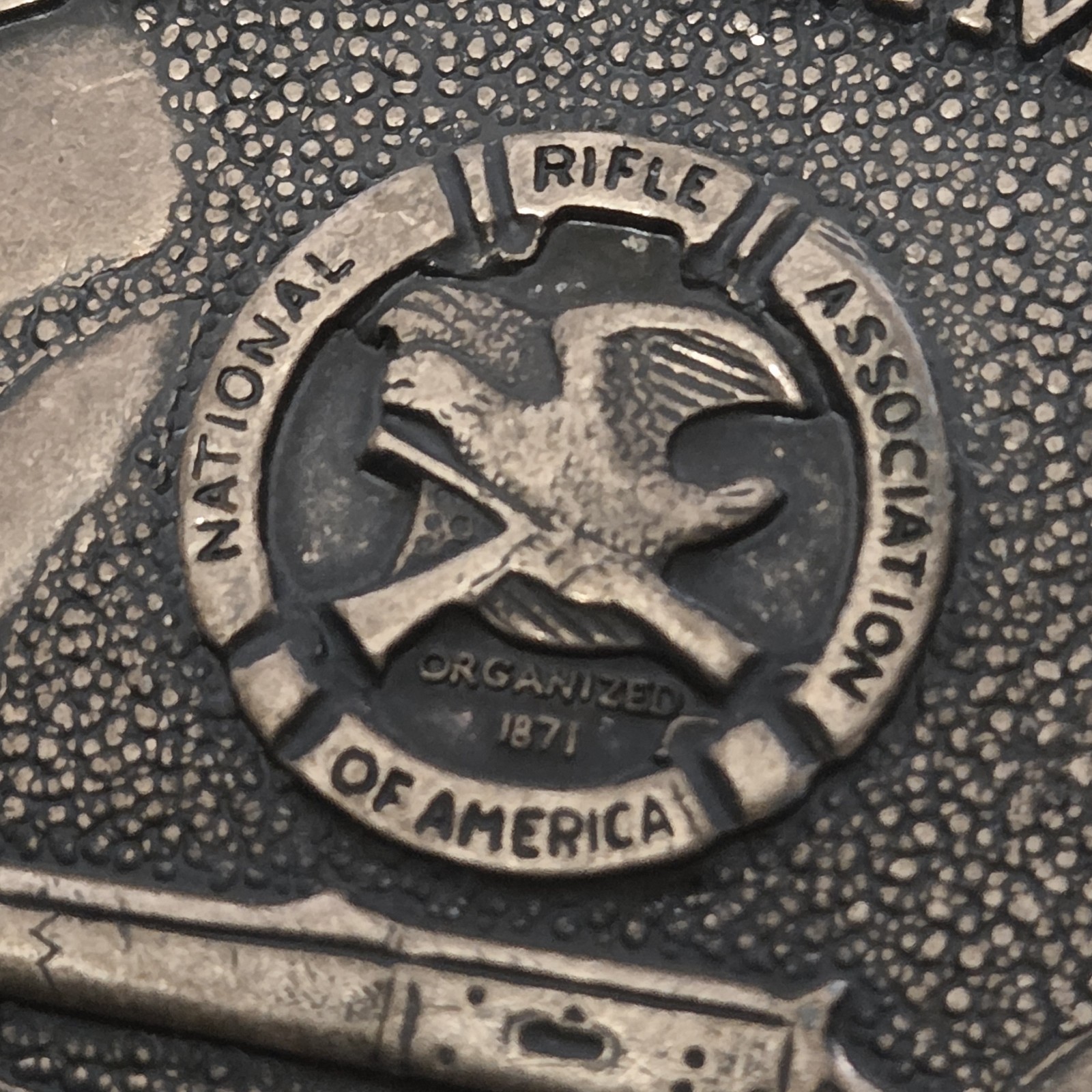 Belt Buckle – NRA Member Commemorative « The Guns of John Wayne » (read desc.)