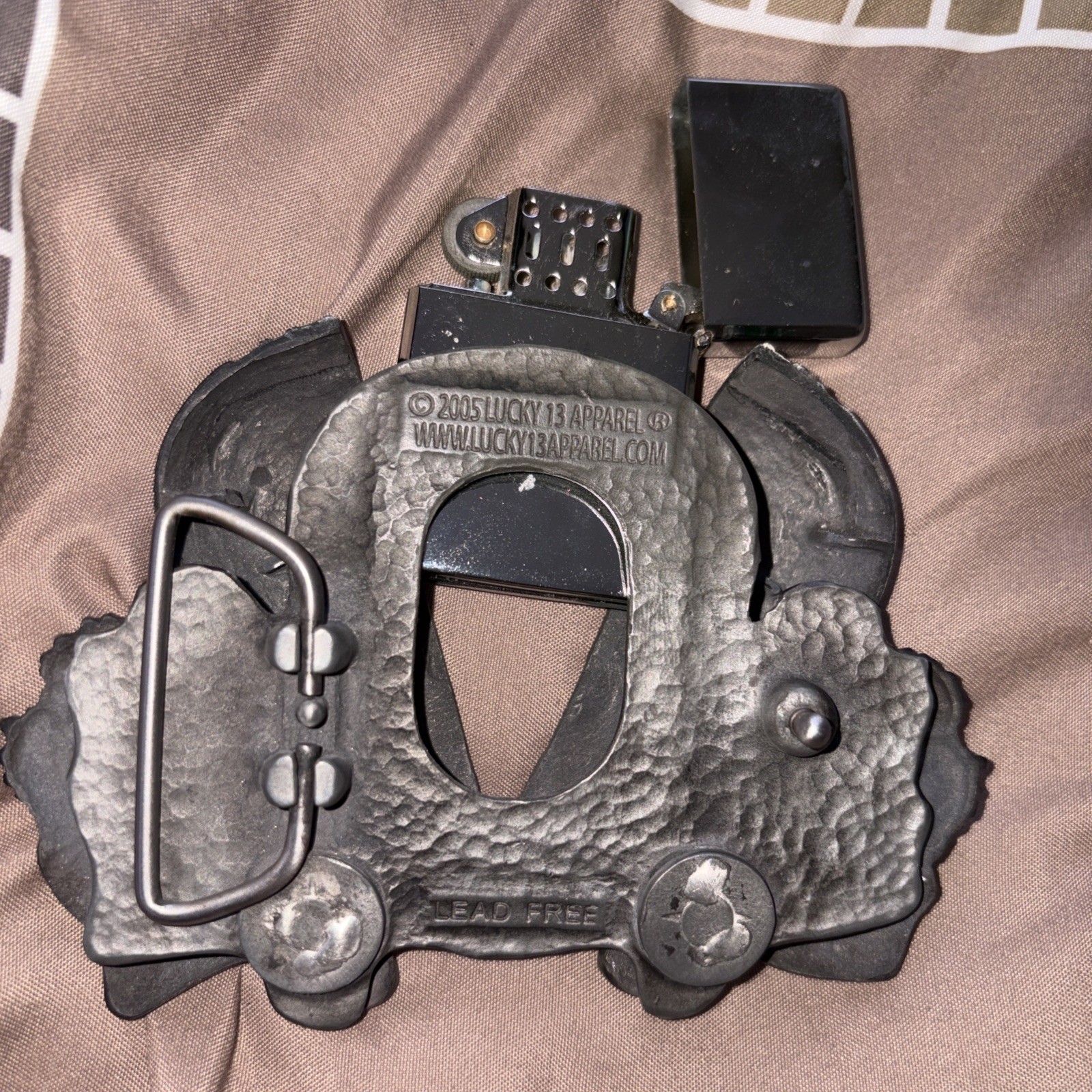 Lucky 13 Apparel « Sugar Skull & Roses » Zippo Lighter Holder Belt Buckle 2005