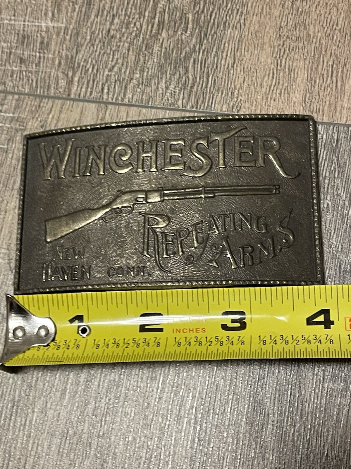 VINTAGE WINCHESTER REPEATING ARMS NEW HAVEN CONN. METAL BELT BUCKLE 4 »