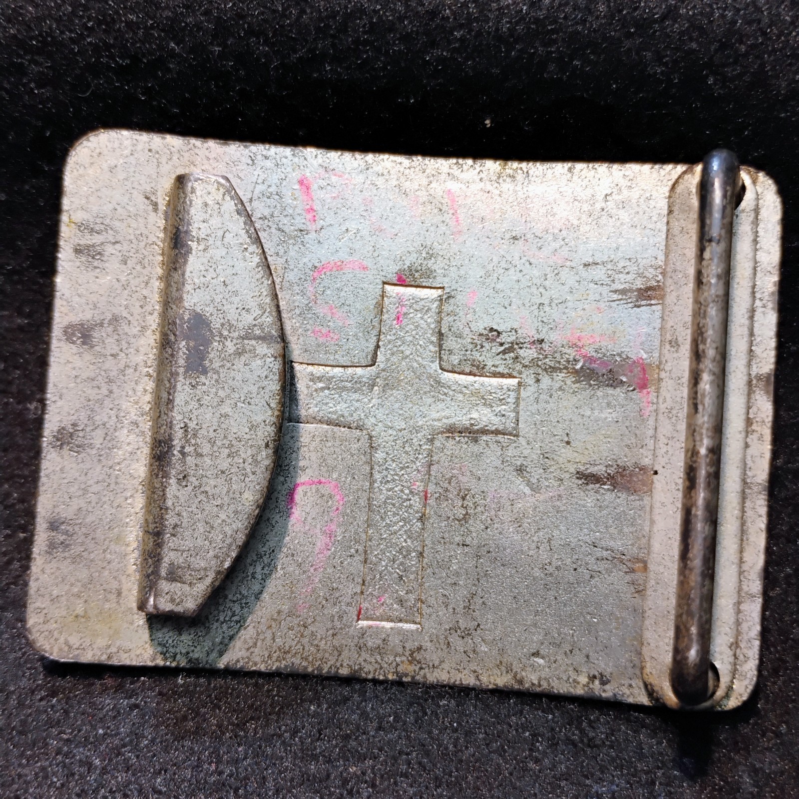VINTAGE ~ IN HOC SIGNO VINCES RELIGIOUS RED CROSS BELT BUCKLE