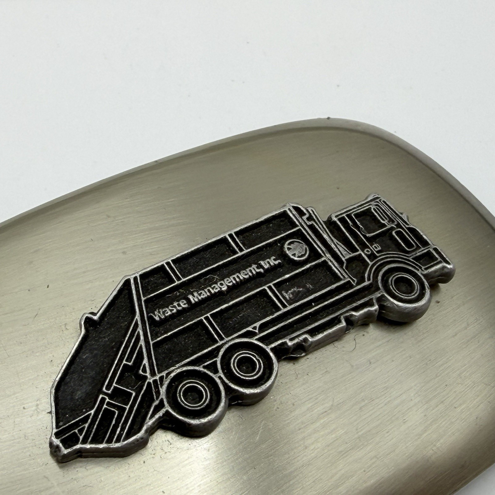 Vtg Waste Management Truck Belt Buckle Silver Tone Vintage Made in USA 3.25&Prime;x2&Prime;