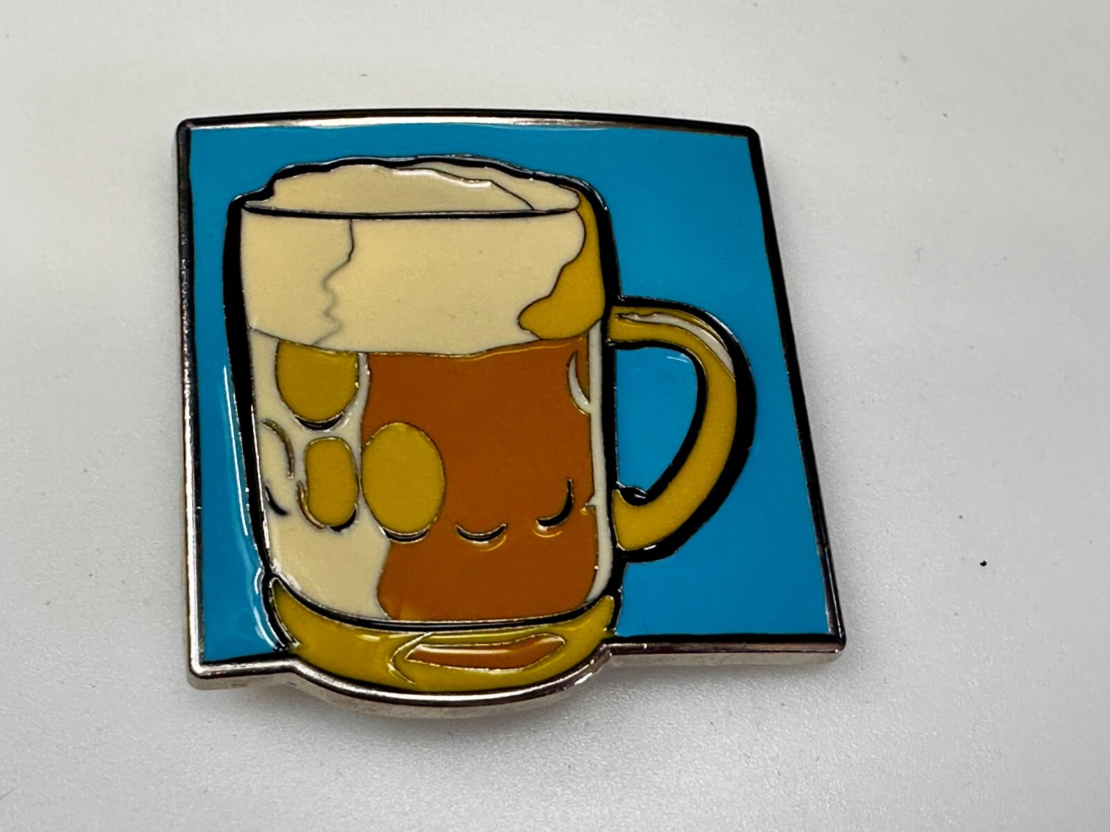 Drinking Glass Beer Mug Overflowing Beer Novelty Bar Gag Gift Belt Buckle