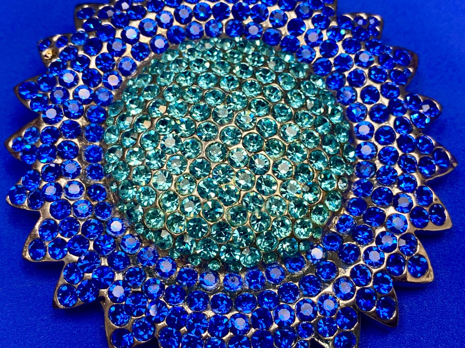 A Blue Green Sea Of Rhinestones – Starburst Cutout Vintage Belt Buckle