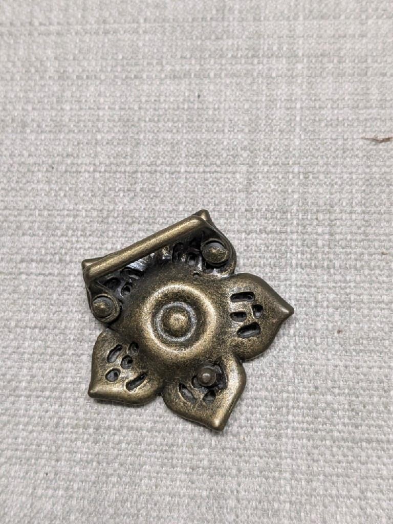vintage FLORAL belt buckle BRASS engraved RHINESTONE studded WESTERN star