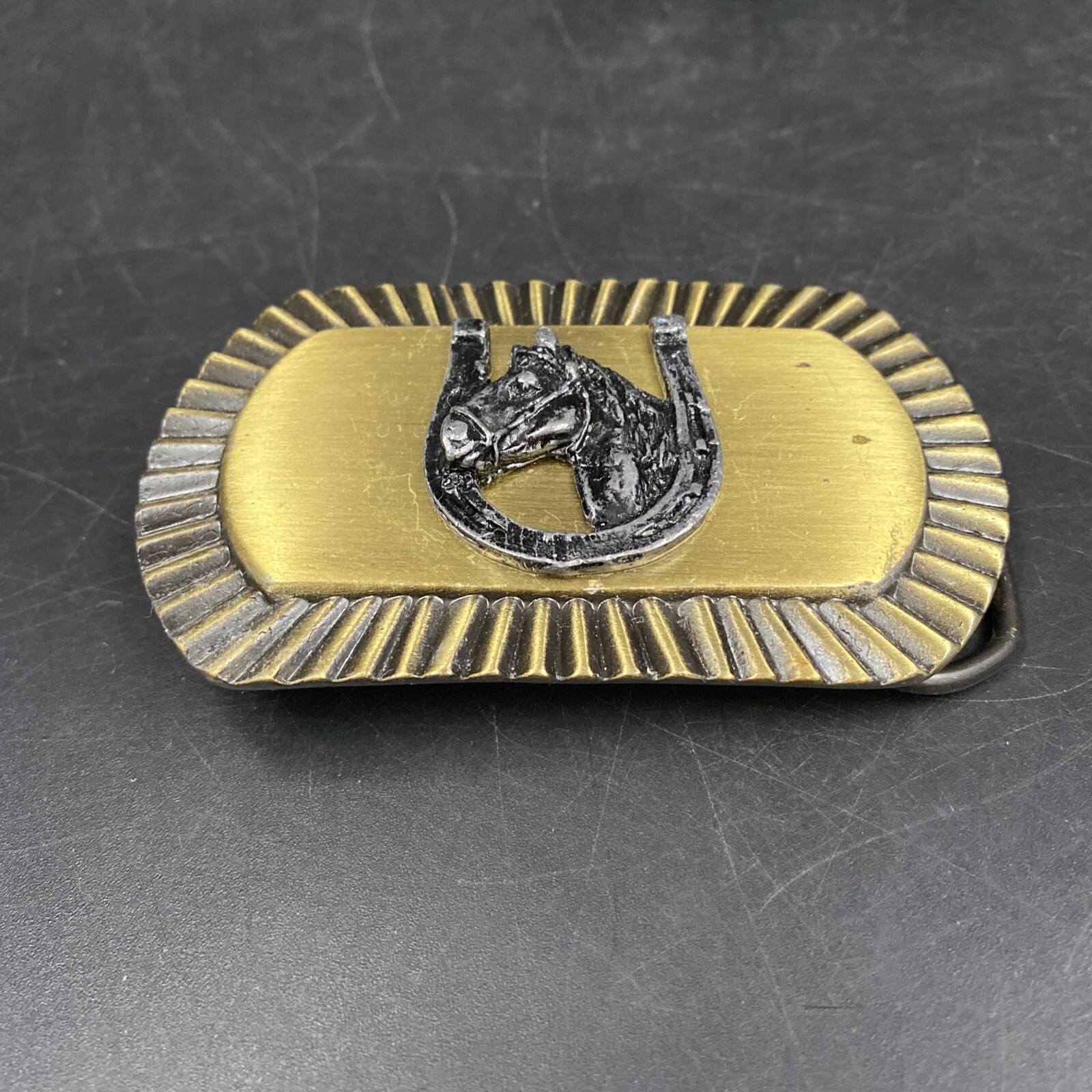 Vintage Texture Brass Horse Head Horseshoe Wetsern Belt Buckle Equestrian