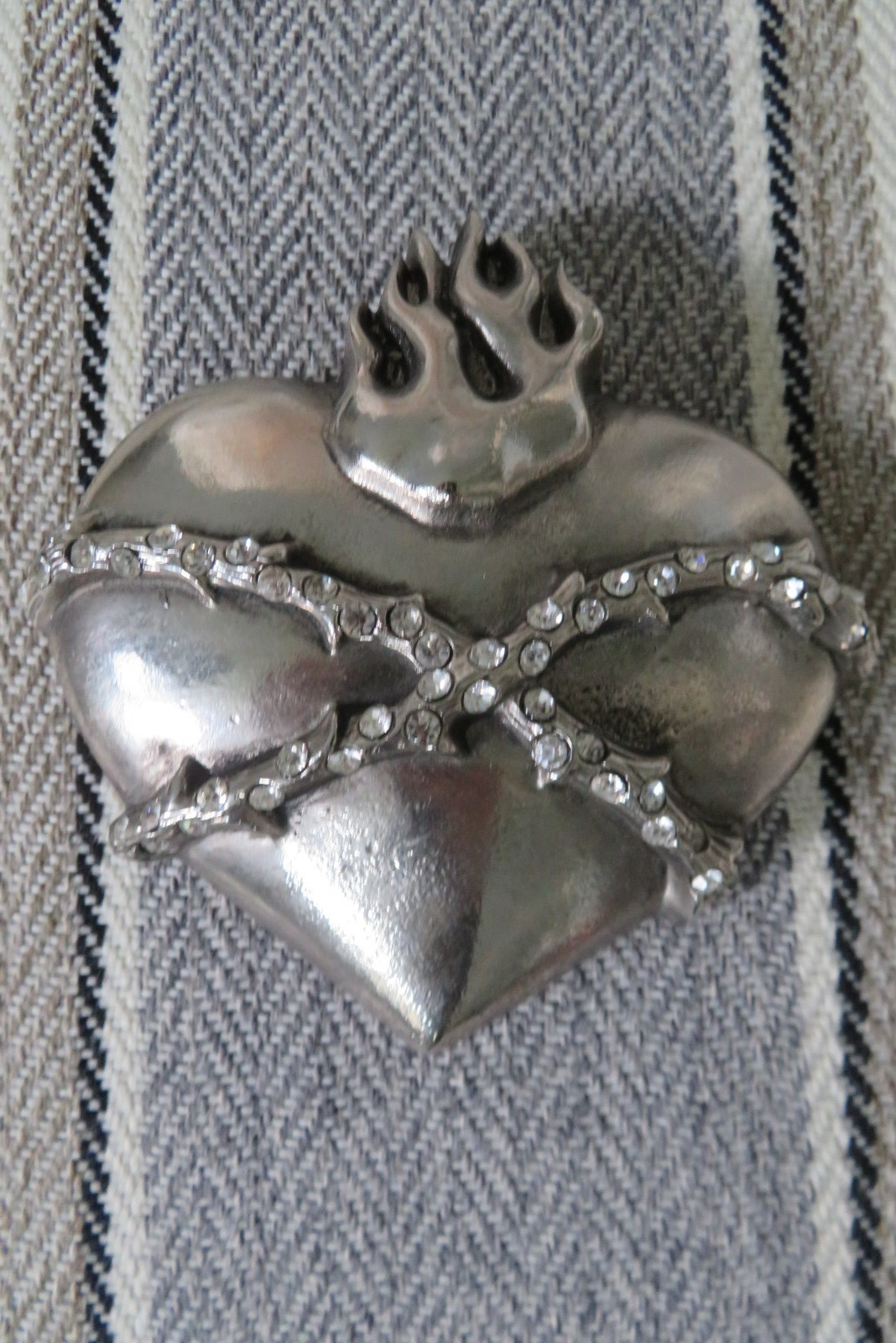 New SACRED HEART Silvertone BELT BUCKLE Rhinestone Embellished EX VOTO Milagros