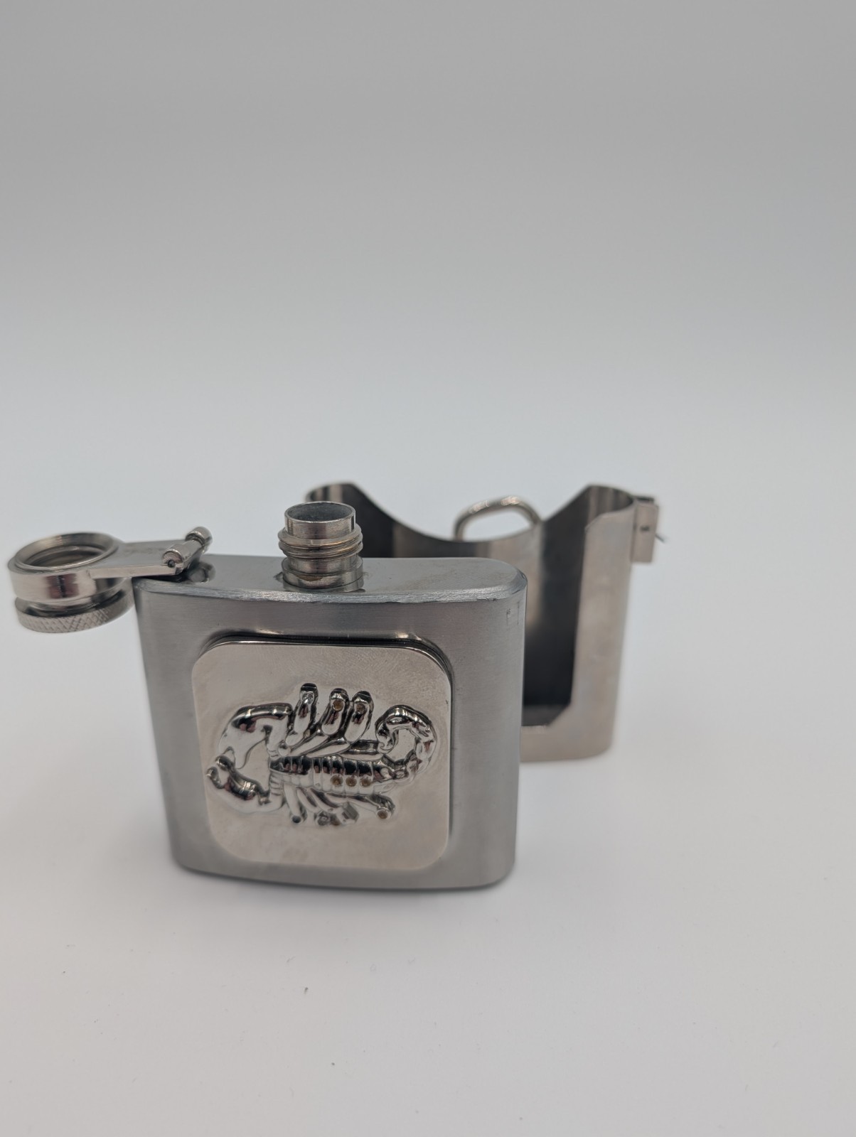 2 oz. Flask Scorpion Metal Removable Belt Buckle Alcohol Drink